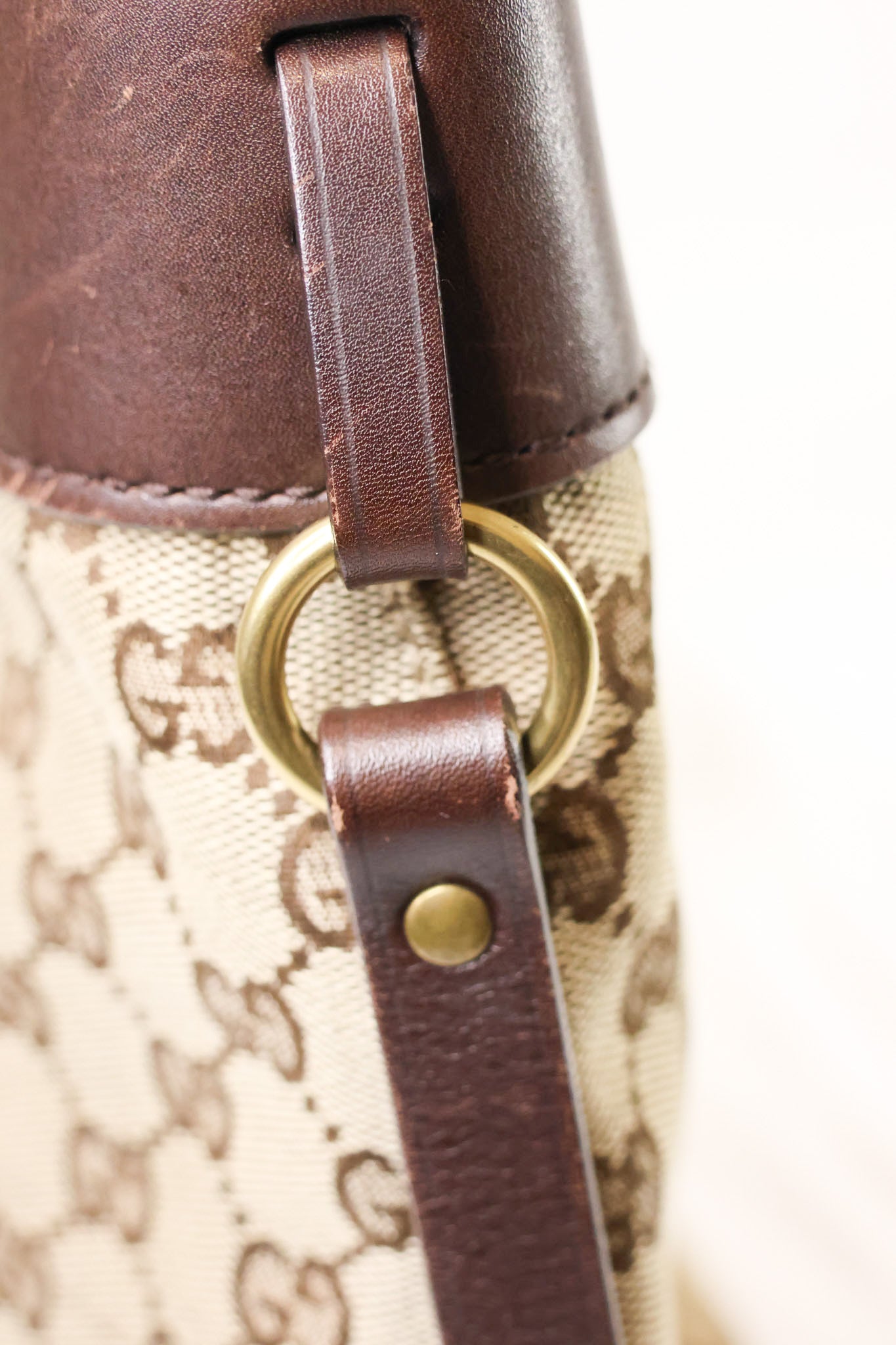 Gucci Belted Bucket Tote bag