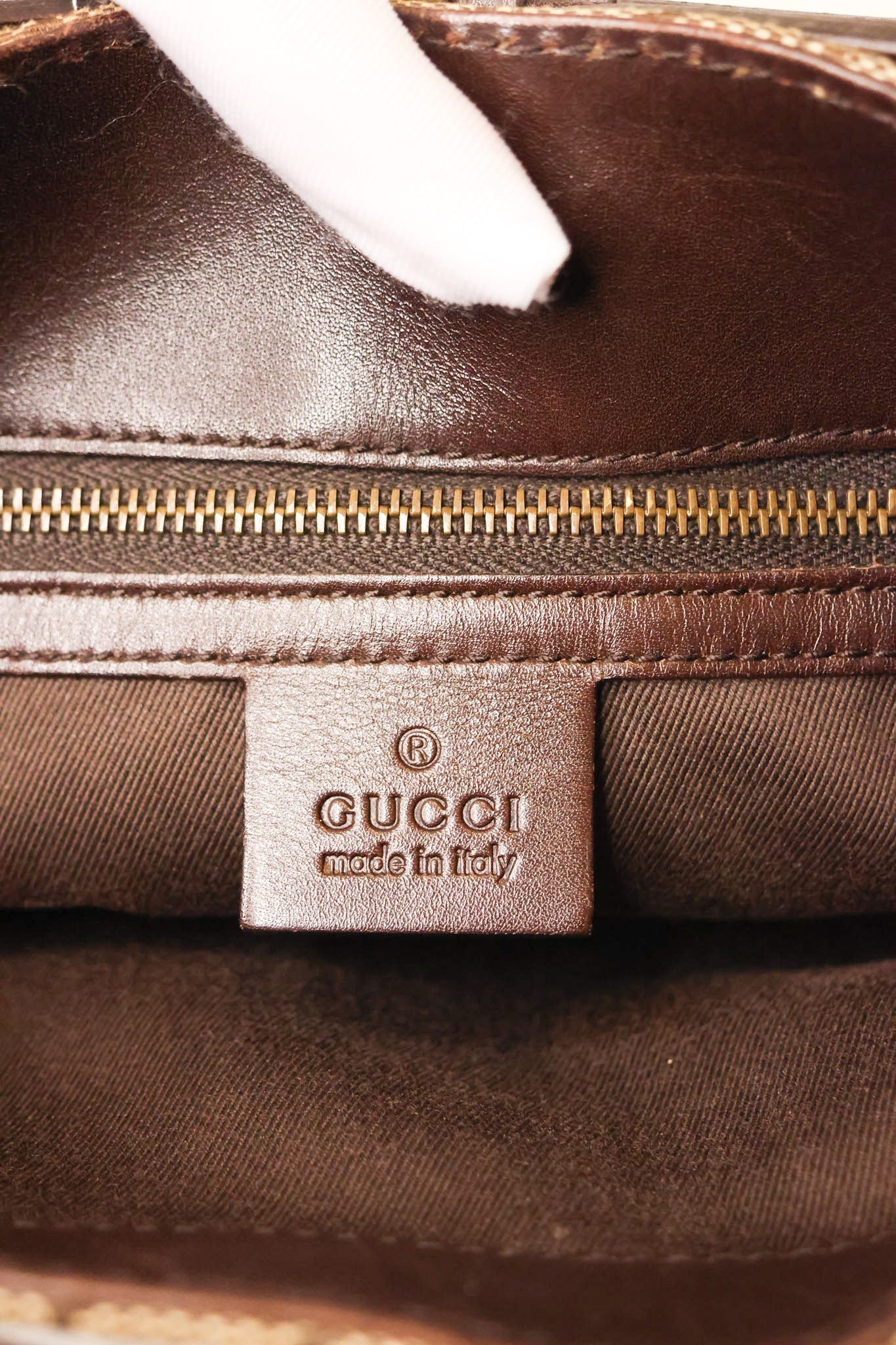 Gucci Belted Bucket Tote bag