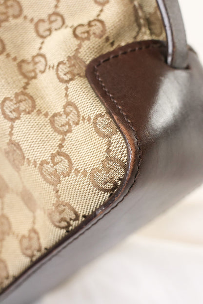 Gucci Belted Bucket Tote bag
