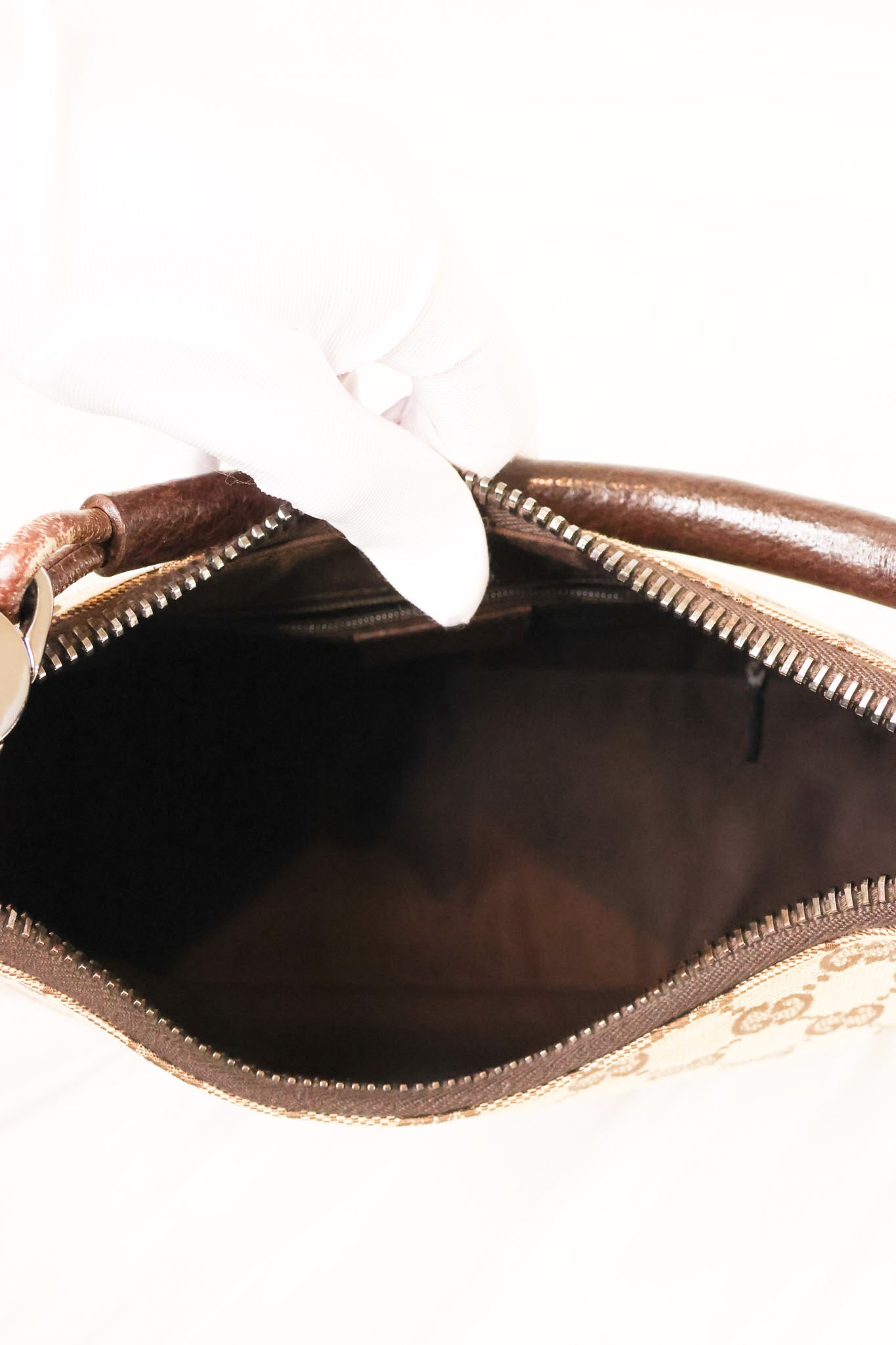 Gucci Ring Handle Zip Hobo One Shoulder bag