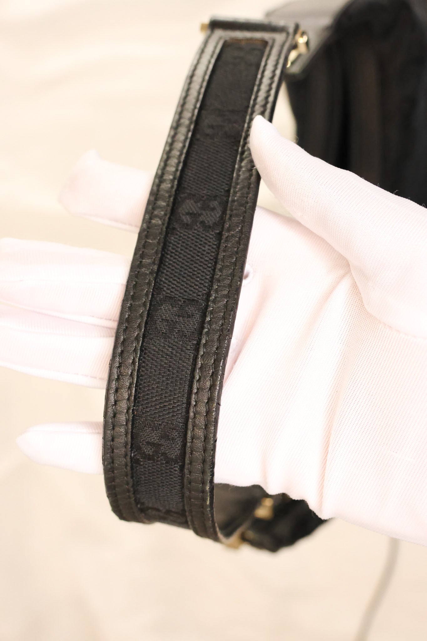 Gucci GG Canvas One-Shoulder Bag – Black